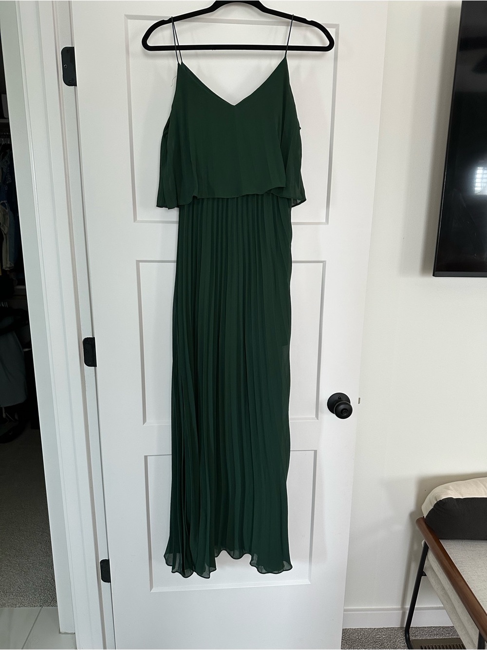 She + Sky Forest Green Pleated Maxi Dress with Spaghetti Straps - Picture 3 of 4